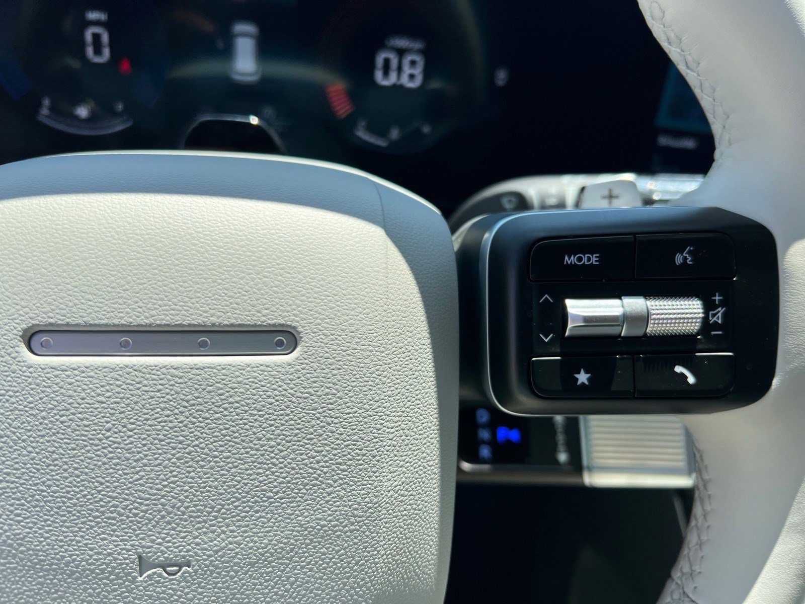 Used 2024 Hyundai Santa Fe SEL image 34