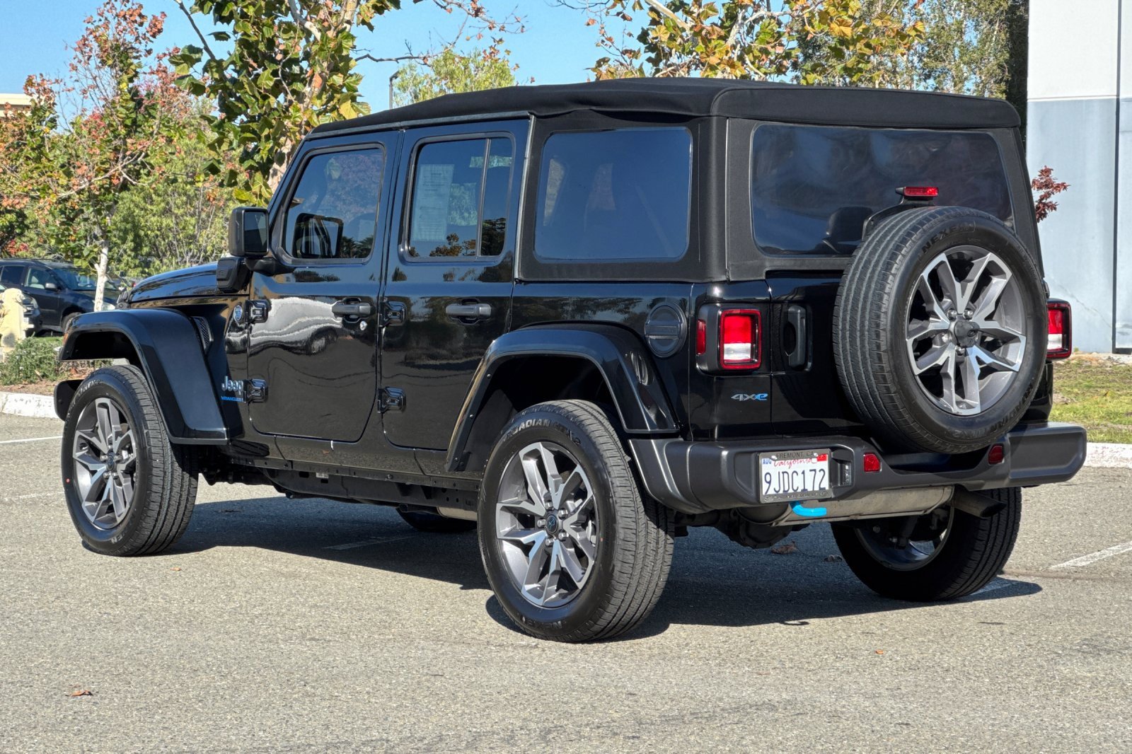 Used 2024 Jeep Wrangler Unlimited image 6