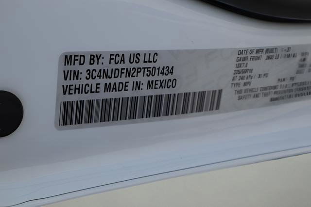 Used 2023 Jeep Compass Latitude image 11