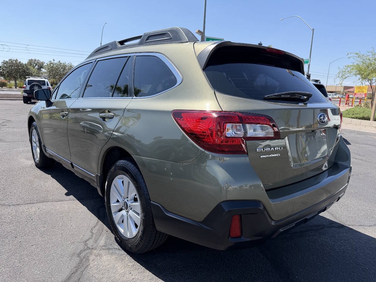 Used 2019 Subaru Outback 2.5i AWD/4WD image 4