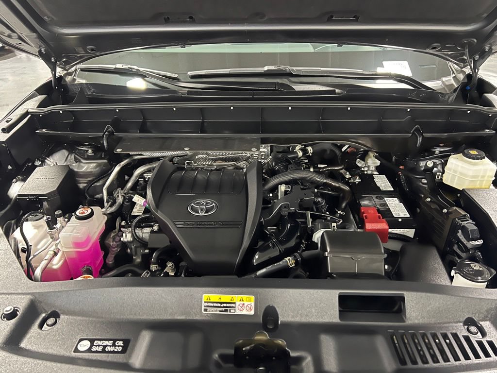 Used 2023 Toyota Highlander LE FWD image 40