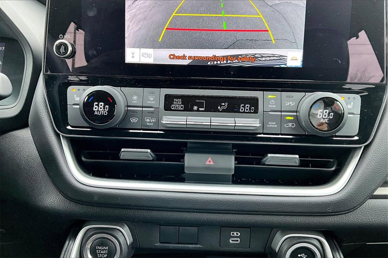 Used 2024 Toyota Grand Highlander Limited image 16