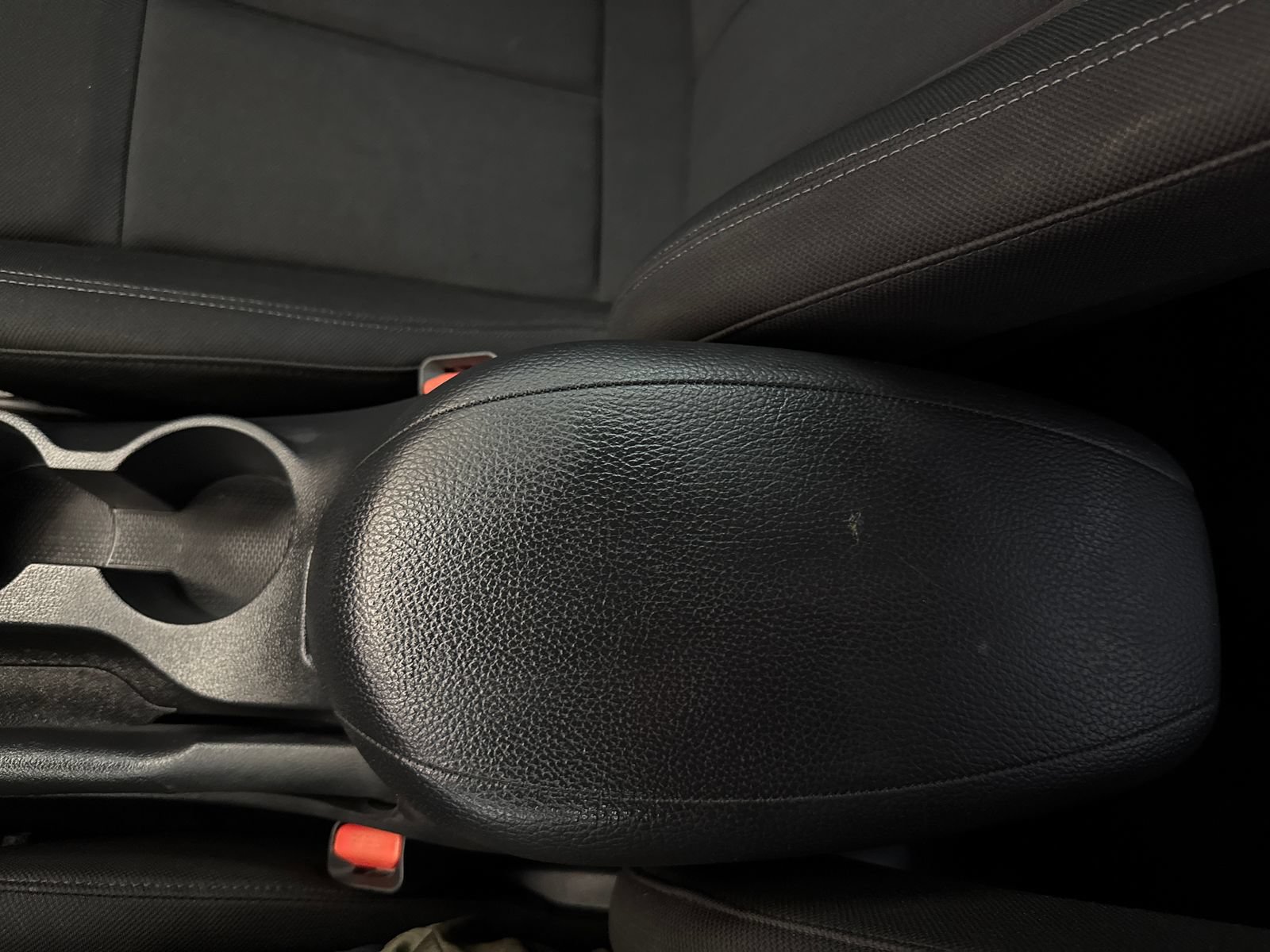 Used 2016 Hyundai Veloster FWD image 29