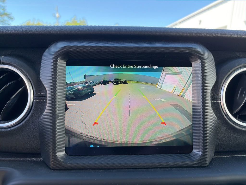 Used 2023 Jeep Wrangler Unlimited Sahara w/ Cold Weather Group image 19