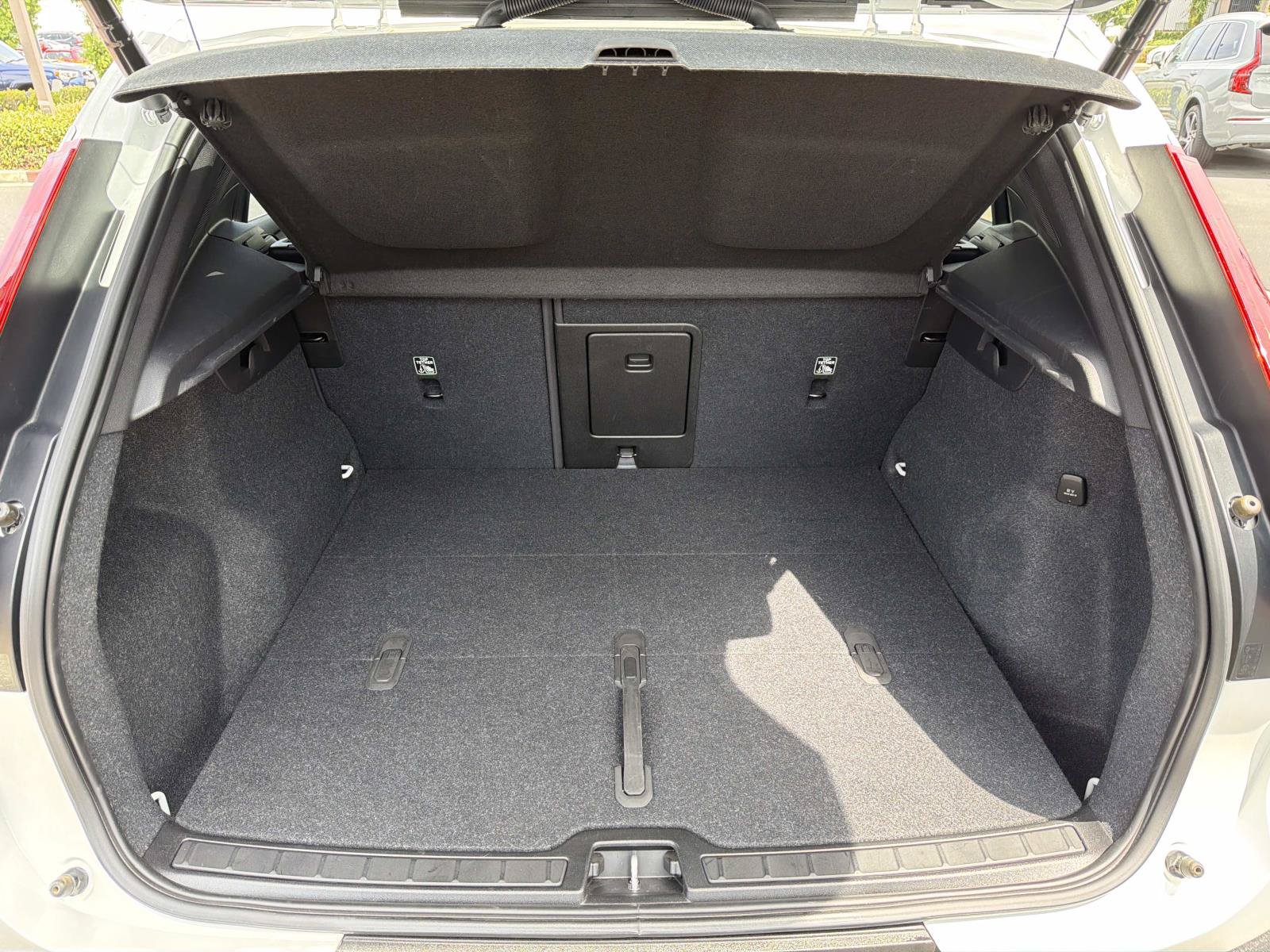 Certified 2023 Volvo XC40 B5 Ultimate AWD/4WD image 23