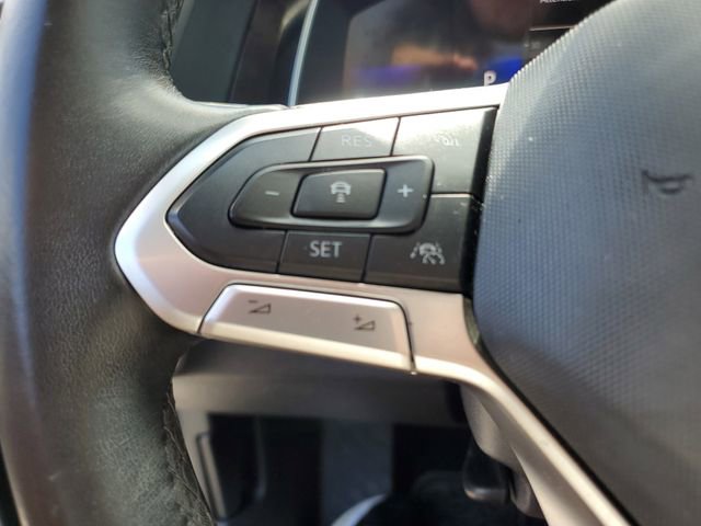Used 2023 Volkswagen Jetta SE w/ Panoramic Sunroof Package FWD image 12