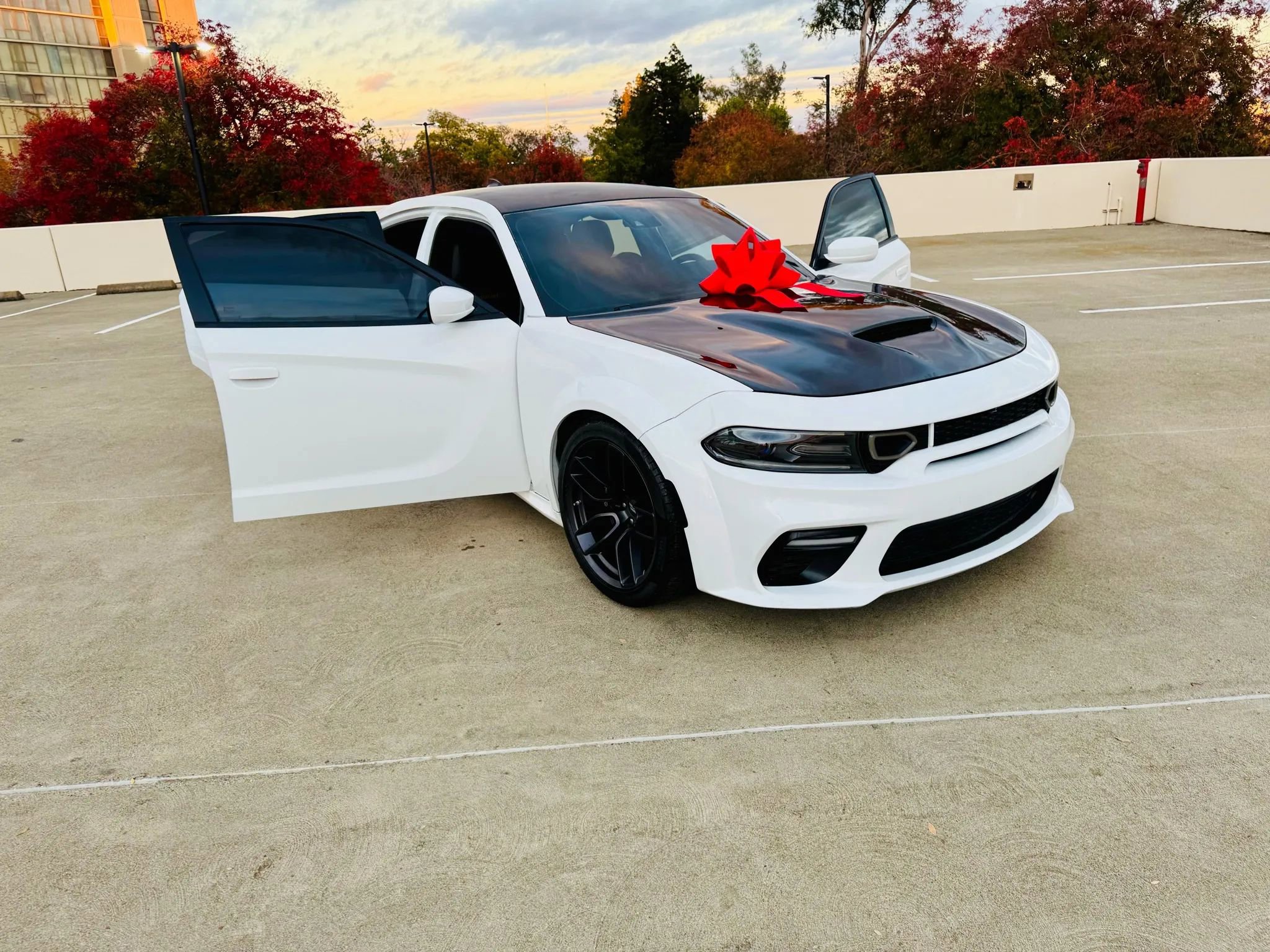 Used 2017 Dodge Charger R/T RWD image 38