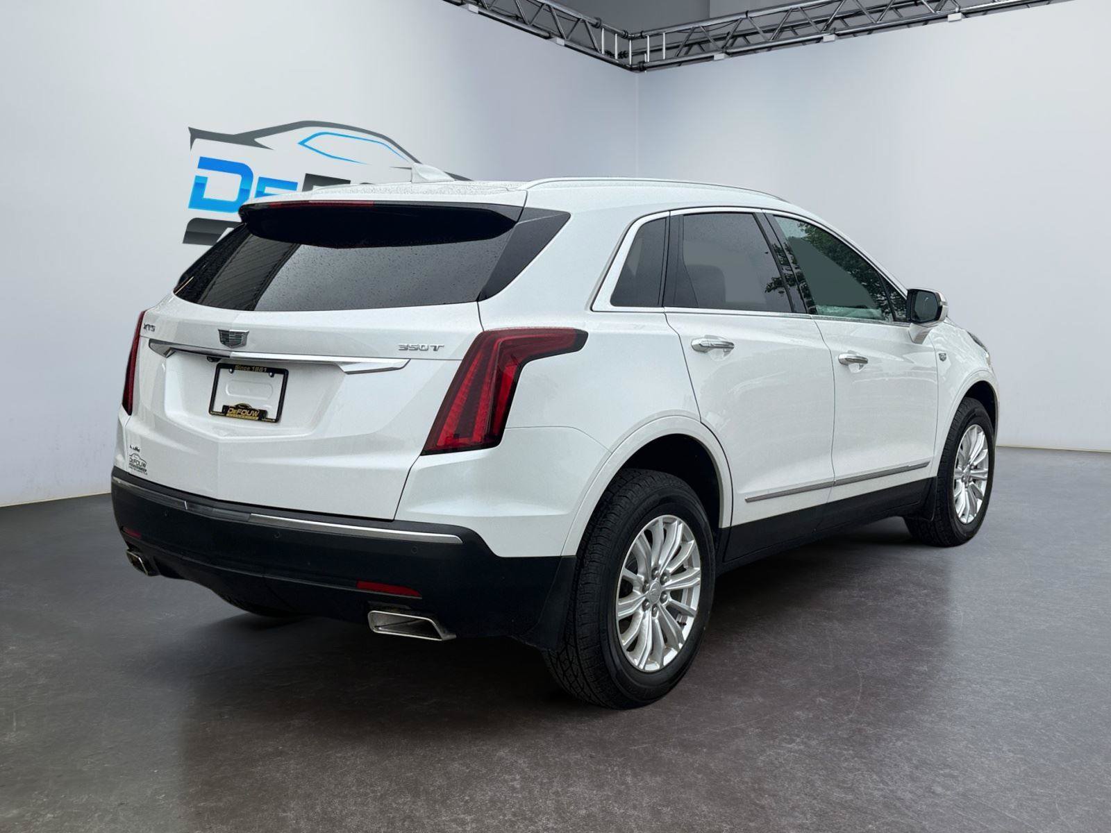 Used 2022 Cadillac XT5 Luxury w/ LPO, Floor Liner Package AWD/4WD image 3