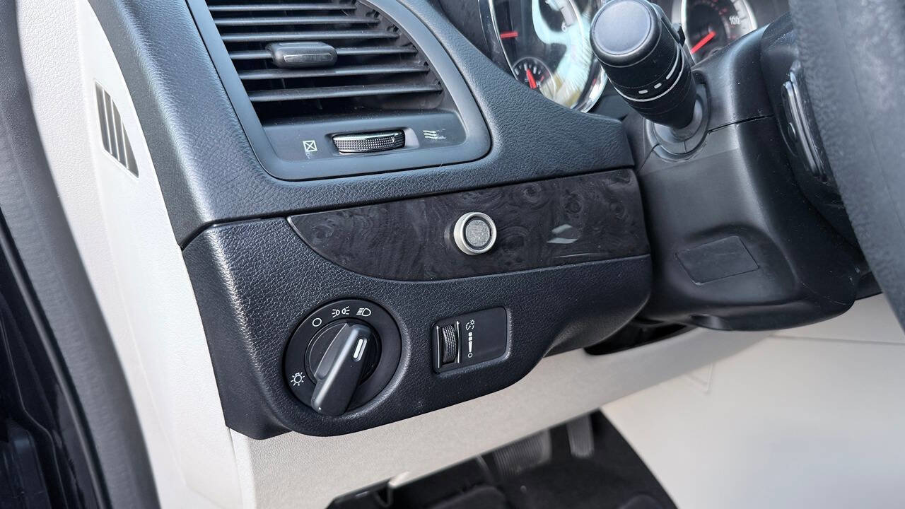 Used 2019 Dodge Grand Caravan SE FWD image 24