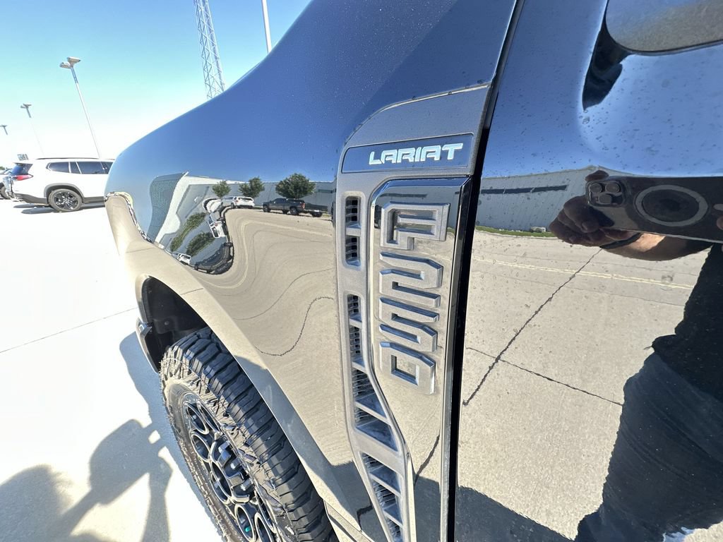 Used 2024 Ford F250 Lariat w/ Lariat Ultimate Package AWD/4WD image 32