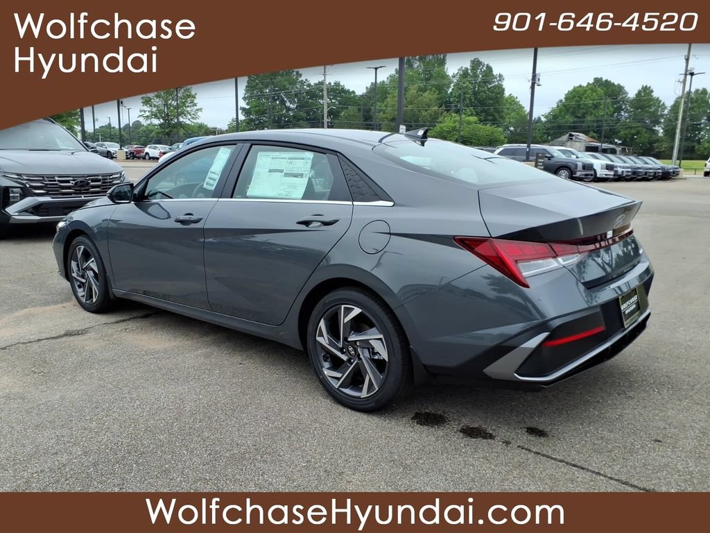 New 2026 Hyundai Elantra Limited FWD image 3