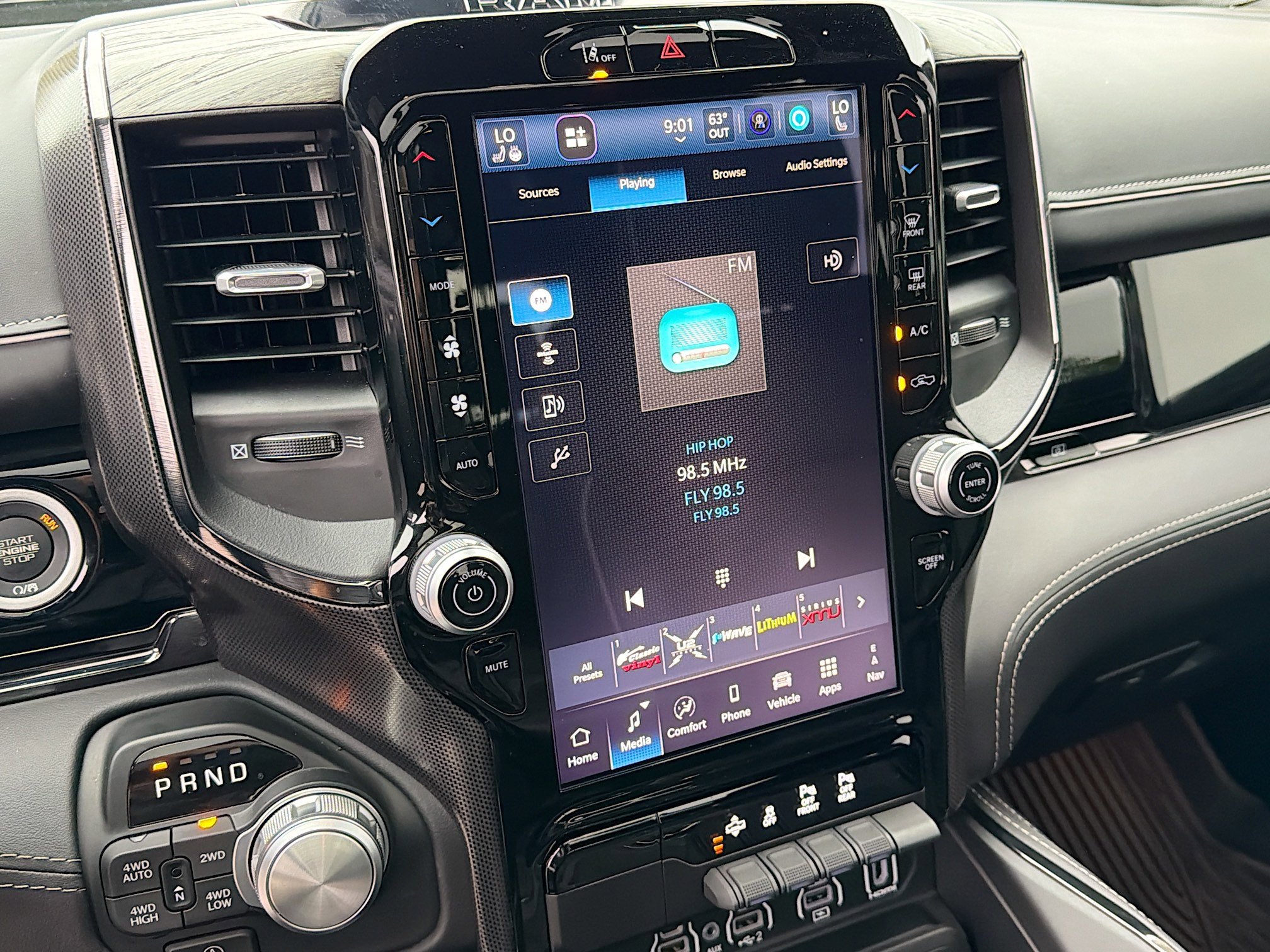 Used 2025 RAM 1500 Limited w/ Body Color Bumper Group image 31