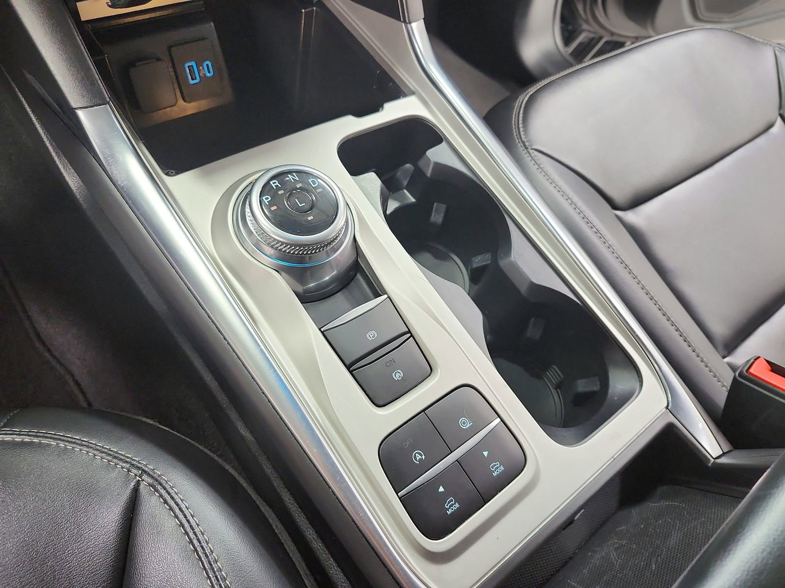 Used 2024 Ford Explorer XLT w/ Equipment Group 202A image 26