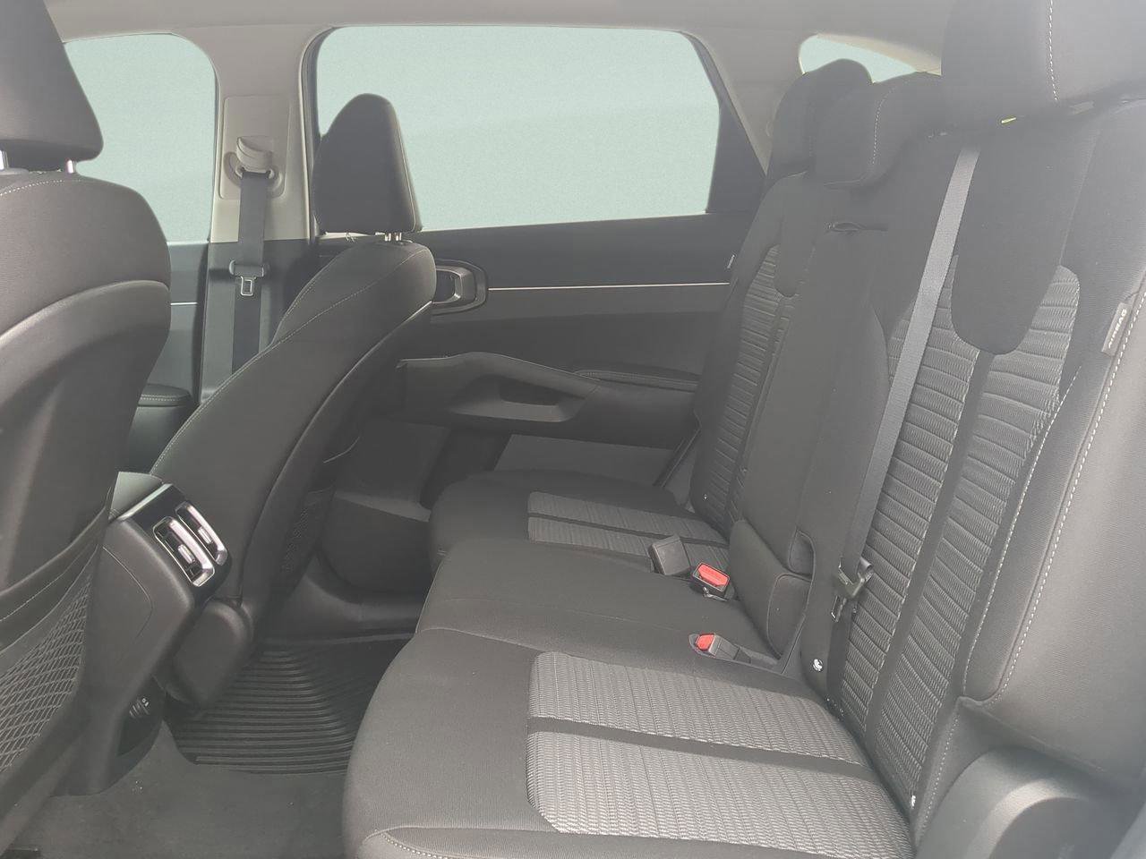 New 2026 Kia Sorento LX FWD image 10
