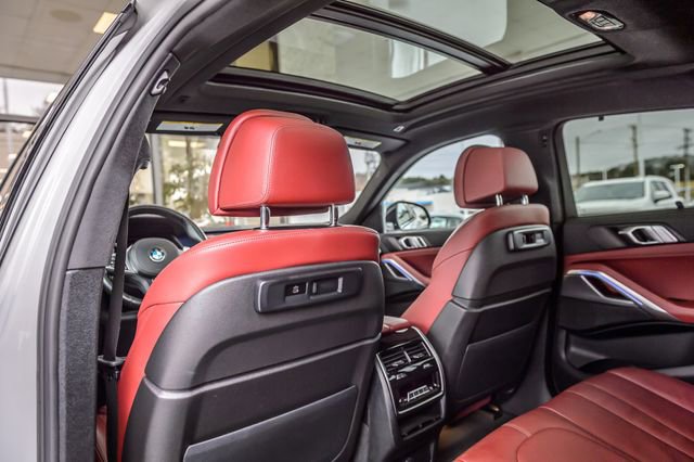 Used 2022 BMW X6 xDrive40i w/ M Sport Package AWD/4WD image 38