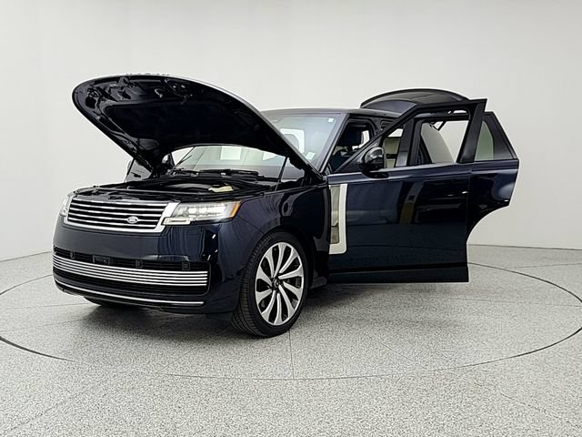Certified 2025 Land Rover Range Rover SV AWD/4WD image 9