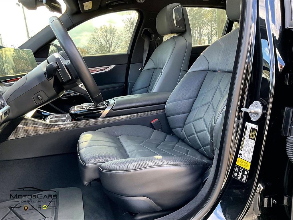 Used 2023 BMW 760i xDrive w/ Executive Package image 22