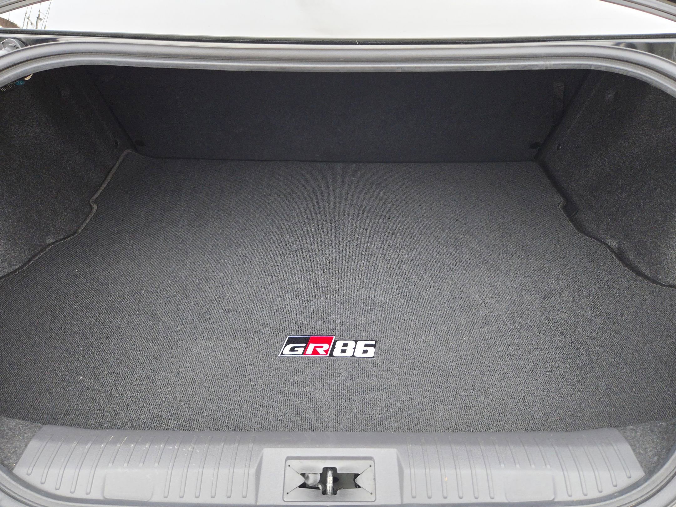 Used 2024 Toyota GR86 Premium image 25