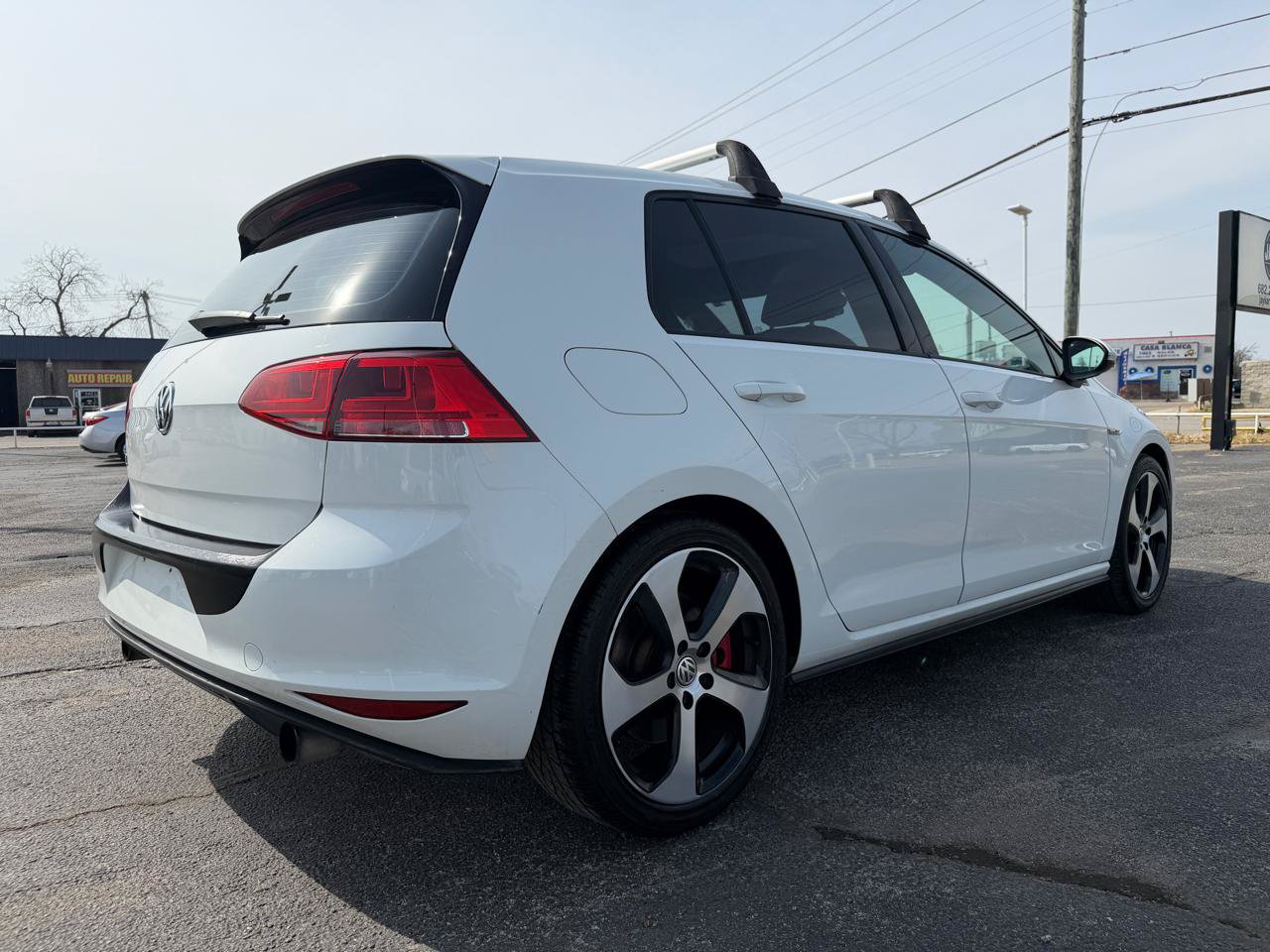 Used 2016 Volkswagen GTI SE w/ Lighting Package (SEL) FWD image 5