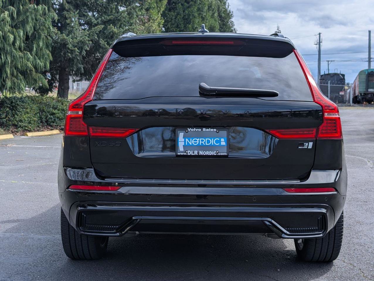 Used 2024 Volvo XC60 T8 Ultimate w/ Protection Package Premier image 6