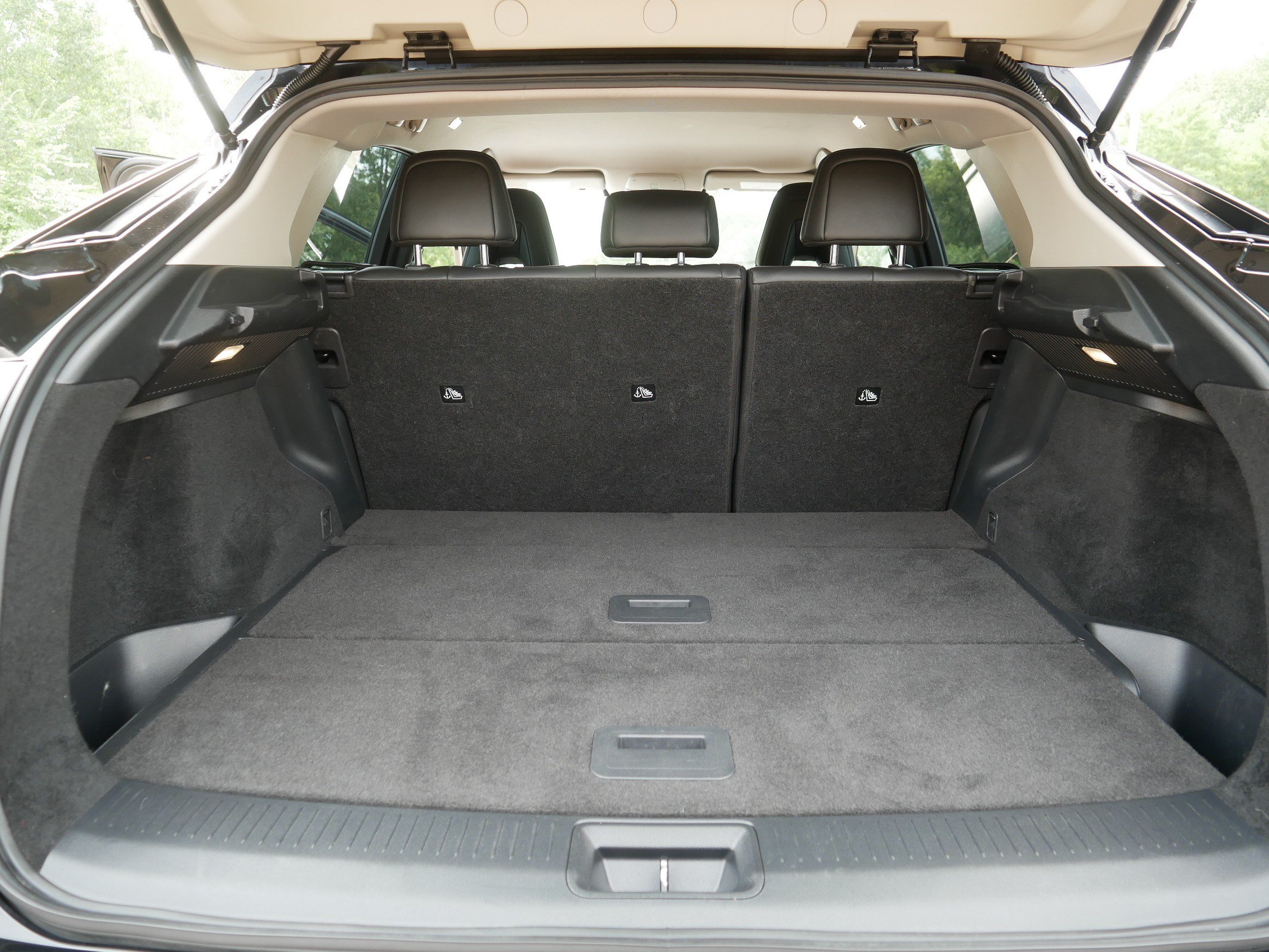 Certified 2024 Nissan Ariya AWD image 18