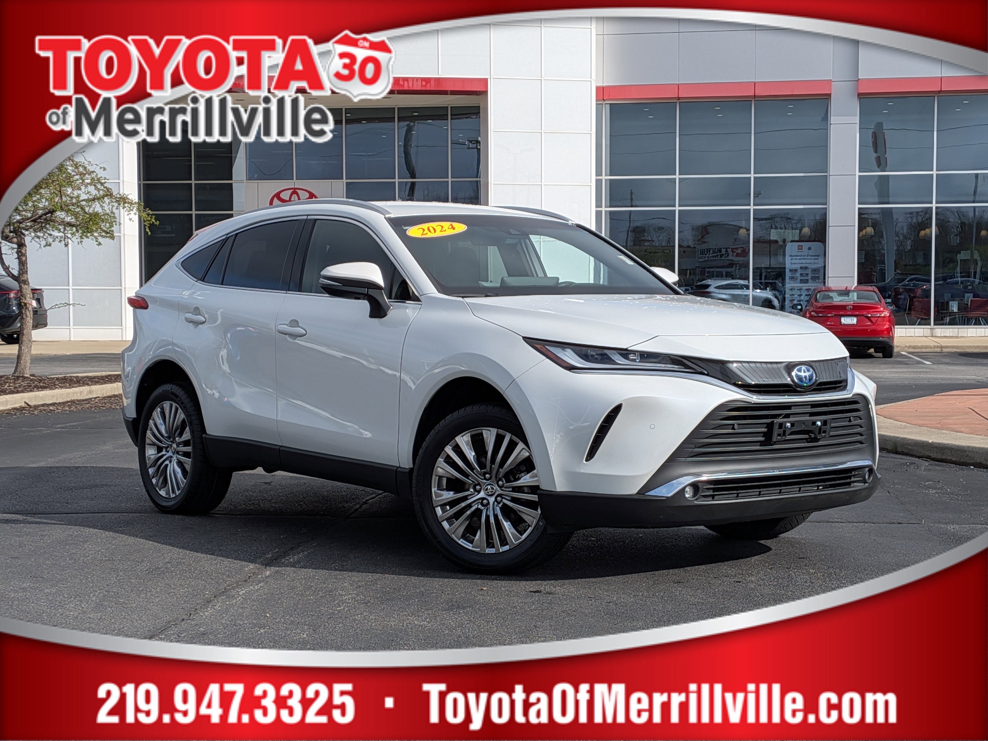 Used 2024 Toyota Venza XLE image 1