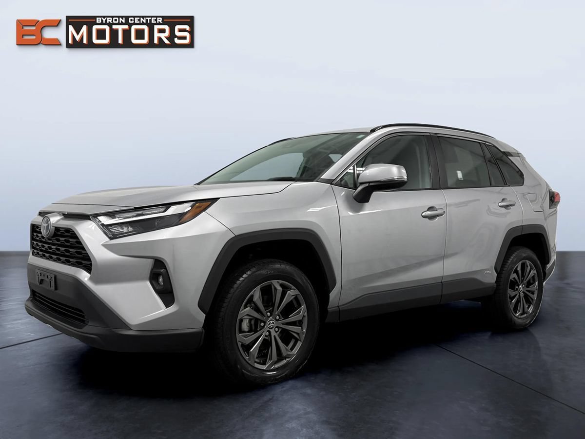 Used 2023 Toyota RAV4 XLE Premium AWD/4WD image 2