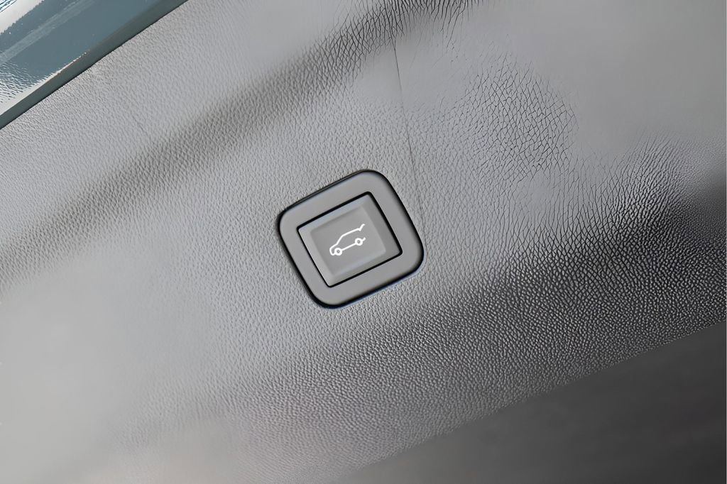 New 2026 GMC Yukon XL AT4 Ultimate w/ LPO, Floor Liner Package image 31