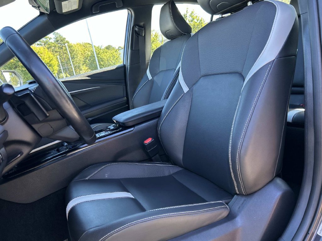 Used 2025 Toyota Camry SE FWD image 25
