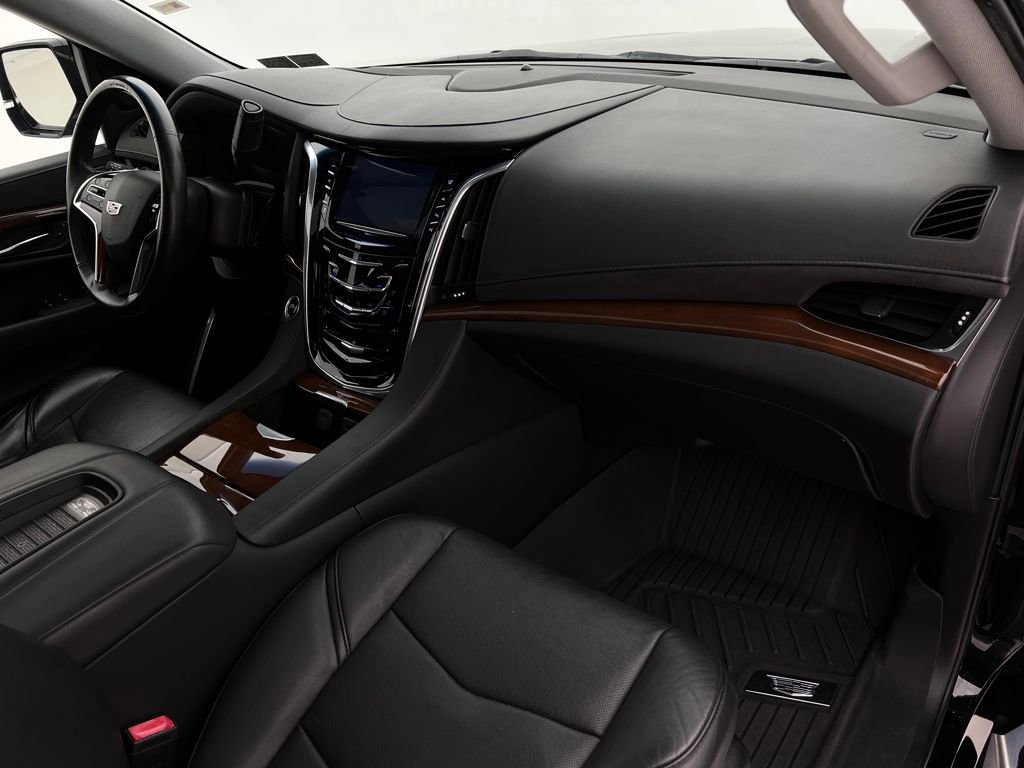 Used 2019 Cadillac Escalade Luxury image 13