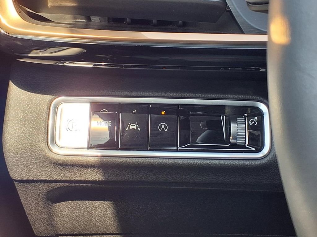 Used 2025 Buick Envision Avenir AWD/4WD image 18