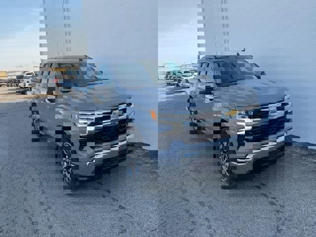 Used 2024 Chevrolet Silverado 1500 LT image 1
