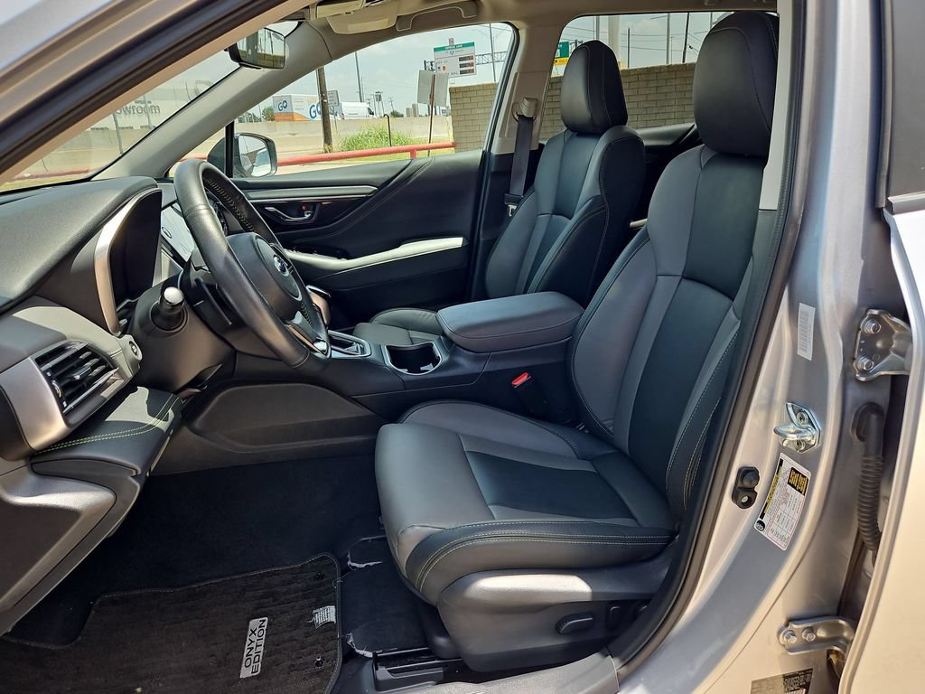 Used 2025 Subaru Outback Onyx Edition AWD/4WD image 25