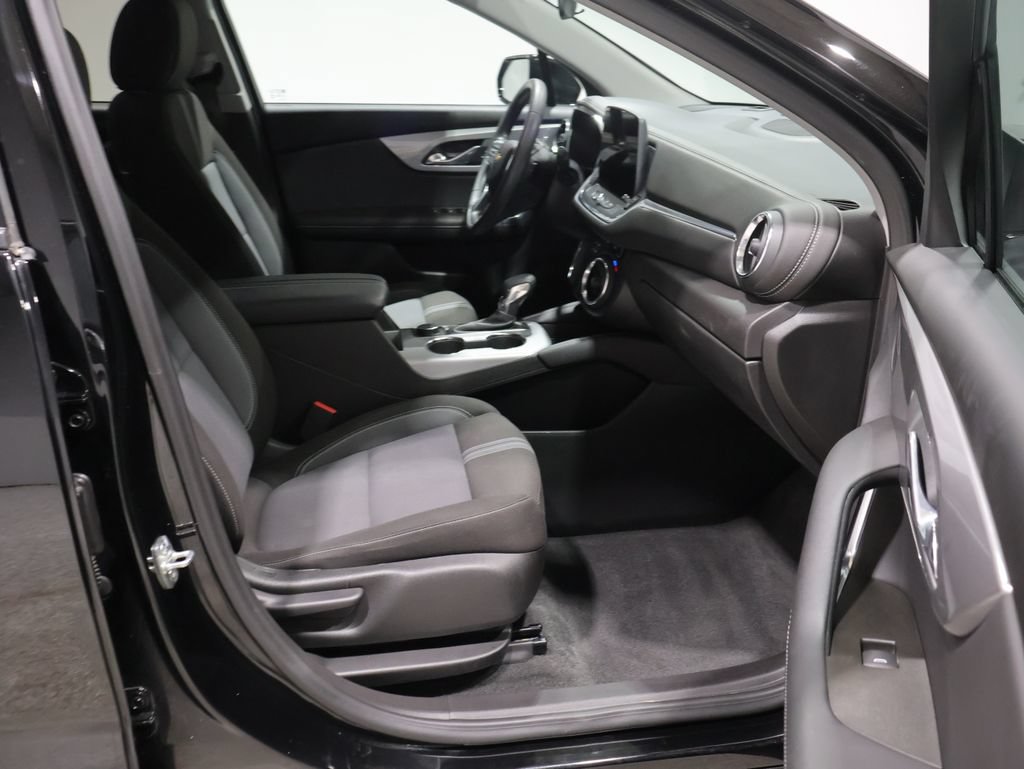 Used 2025 Chevrolet Blazer LT AWD/4WD image 22