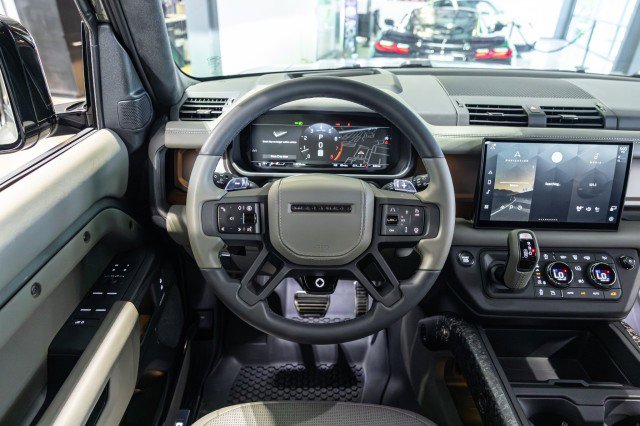 Used 2025 Land Rover Defender 110 AWD/4WD image 46