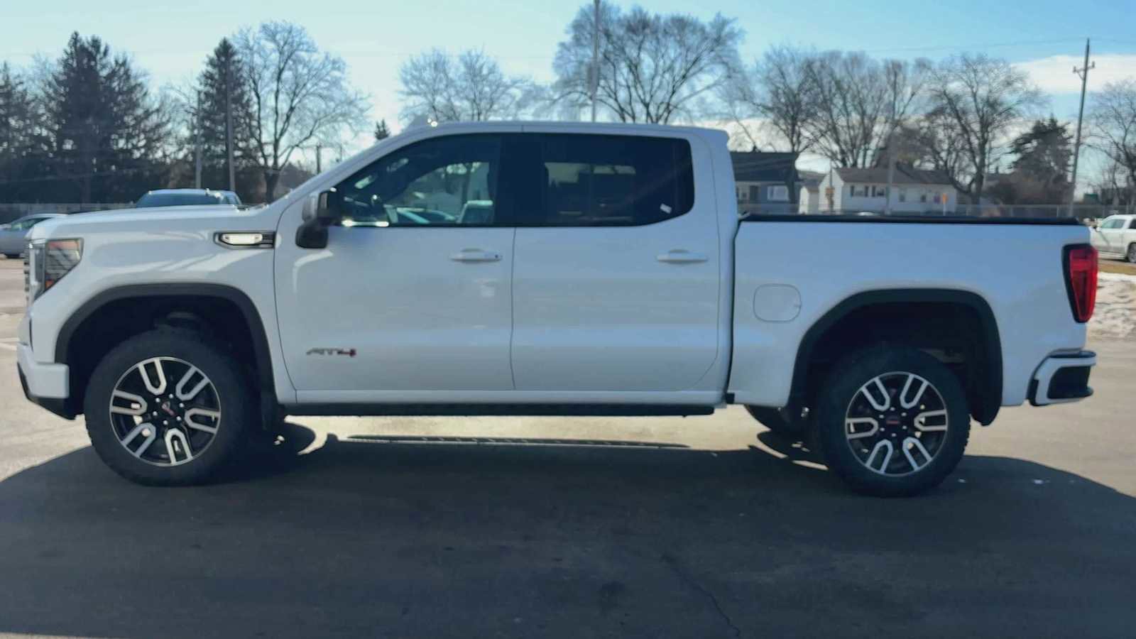 Certified 2022 GMC Sierra 1500 AT4 w/ AT4 Premium Package image 5