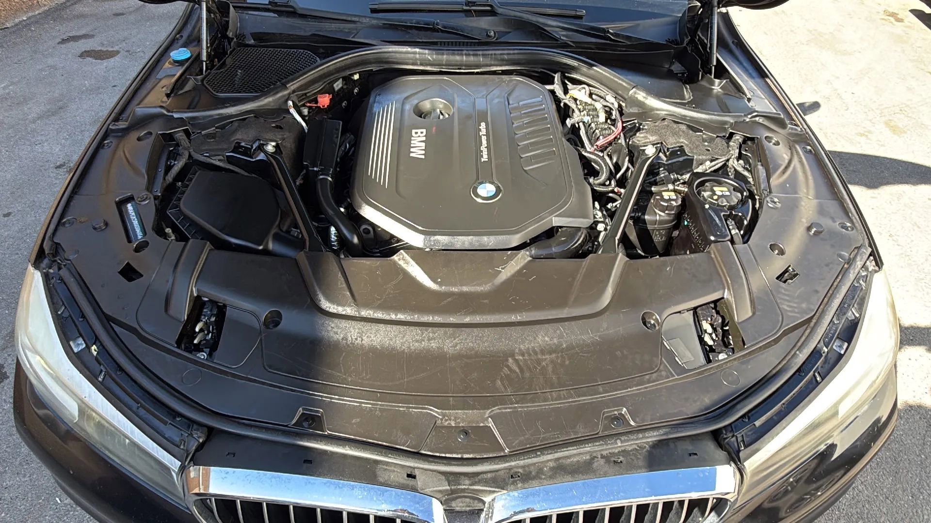 Used 2016 BMW 740i image 19