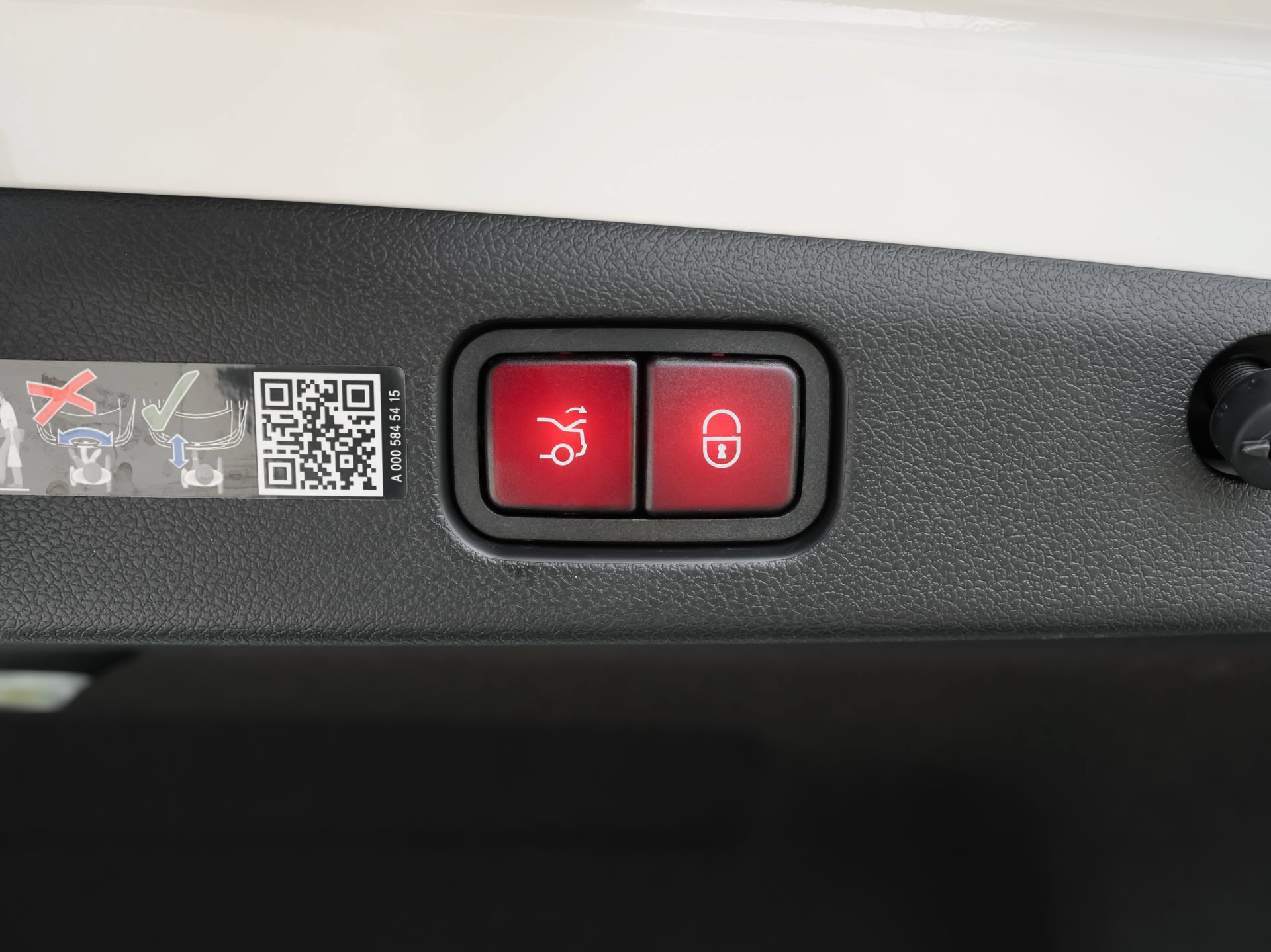 Used 2024 Mercedes-Benz E 350 4MATIC Sedan image 43