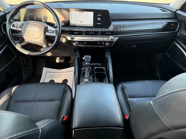 Used 2024 Kia Telluride EX w/ EX Captain's Chair Package image 13