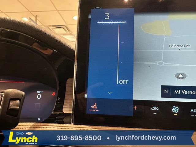 Used 2025 Lincoln Corsair AWD image 15