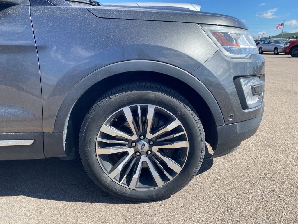 Used 2017 Ford Explorer Platinum image 5