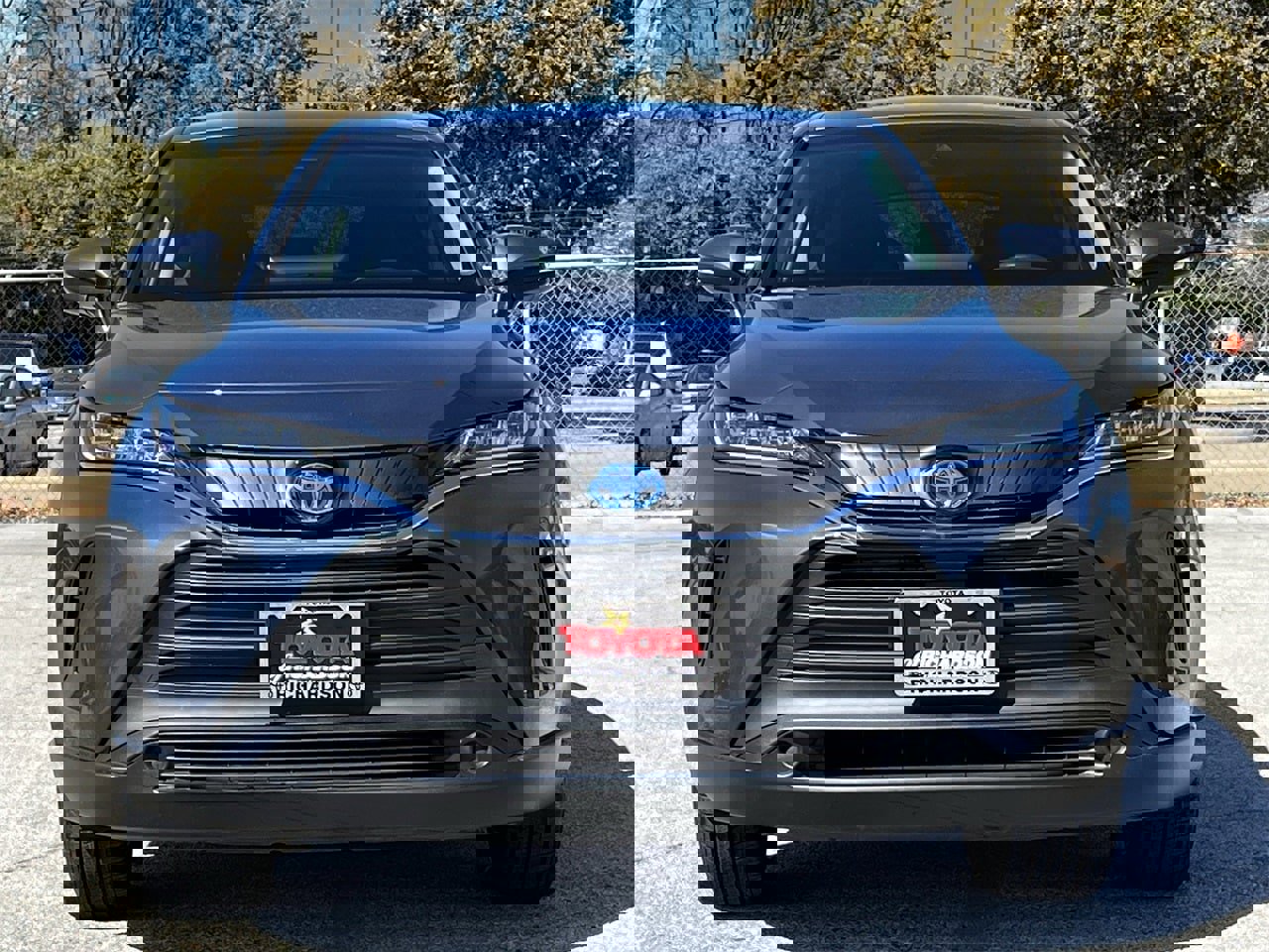 Used 2021 Toyota Venza LE image 7