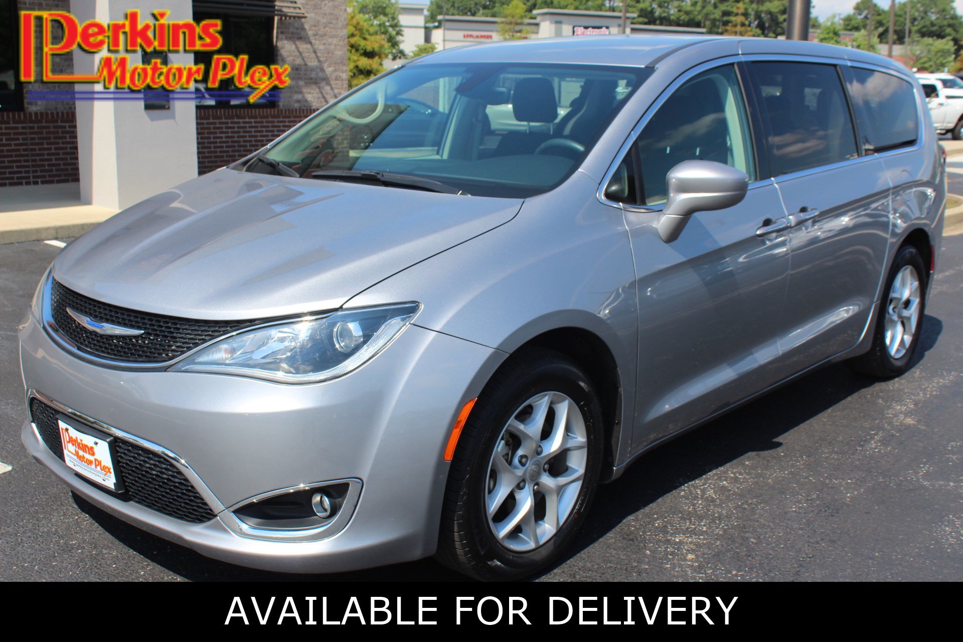 Used 2019 Chrysler Pacifica Touring Plus w/ Tire & Wheel Group