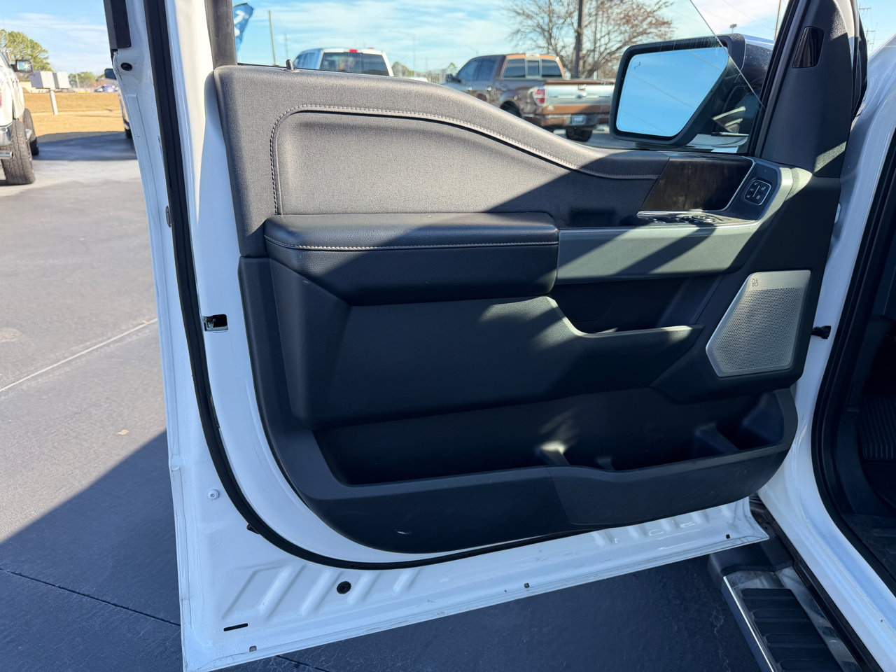 Used 2021 Ford F150 Lariat w/ Equipment Group 502A High image 11