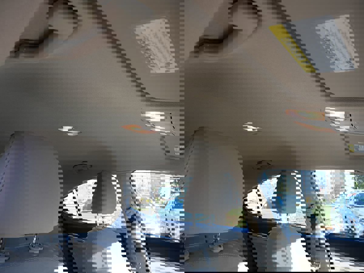 Used 2020 Hyundai Elantra SE w/ Convenience Package (C2) image 18