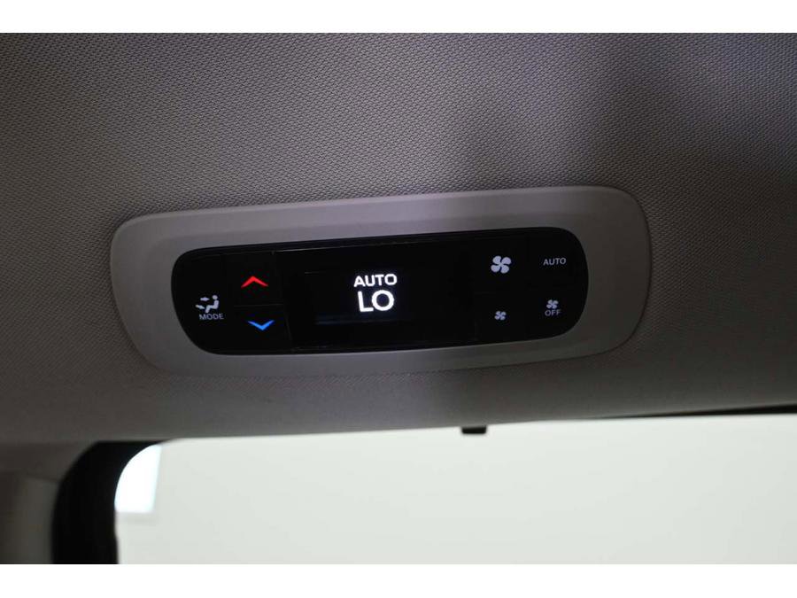 Used 2018 Chrysler Pacifica Touring Plus FWD image 26