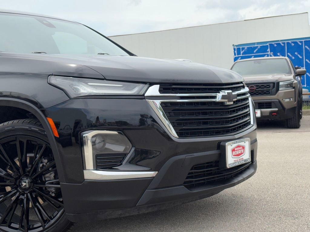 Used 2022 Chevrolet Traverse LS FWD image 3