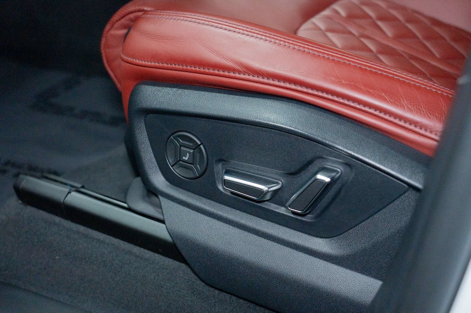 Used 2023 Audi SQ8 Prestige w/ Prestige Package AWD/4WD image 19