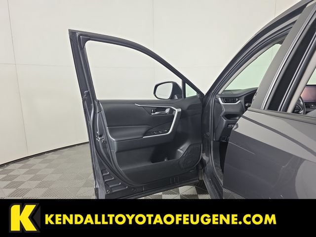 Used 2024 Toyota RAV4 XLE AWD/4WD image 20