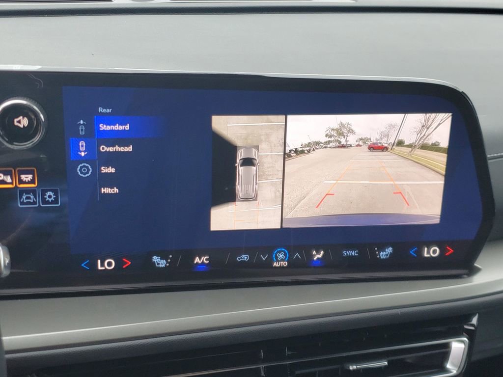 New 2026 Chevrolet Traverse LT w/ Driver Confidence Package image 25